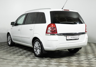 Подержанный автомобиль Opel Zafira Compactvan 2014 года (7 фото)
