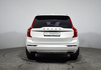 Подержанный автомобиль Volvo XC90 2015 года (6 фото)