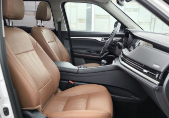 Подержанный автомобиль Changan CS95 2022 года (13 фото)