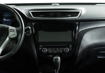 Подержанный автомобиль Nissan X-Trail 2017 года (14 фото)