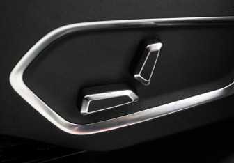 Подержанный автомобиль Geely Atlas Pro 2023 года (17 фото)