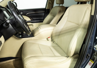 Подержанный автомобиль Toyota Highlander 2014 года (25 фото)