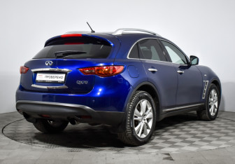 Подержанный автомобиль Infiniti QX70 2014 года (5 фото)