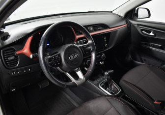 Подержанный автомобиль Kia Rio Sedan 2020 года (9 фото)