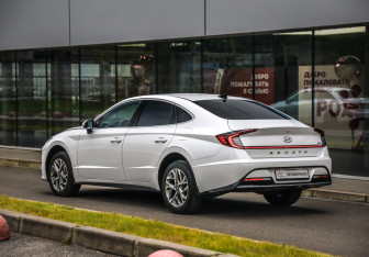 Подержанный автомобиль Hyundai Sonata 2021 года (8 фото)