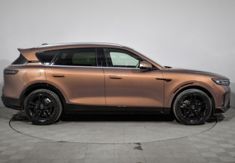 Подержанный автомобиль Voyah Free 2024 года (4 фото)