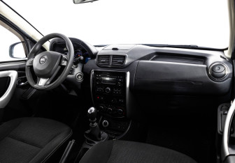 Подержанный автомобиль Nissan Terrano 2018 года (9 фото)