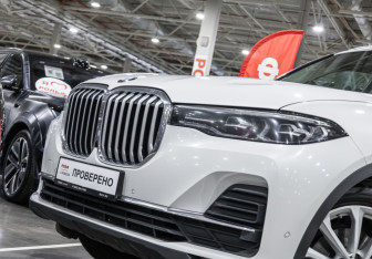 Подержанный автомобиль BMW X7 2020 года (2 фото)
