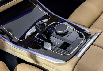 Подержанный автомобиль BMW X5 2020 года (12 фото)