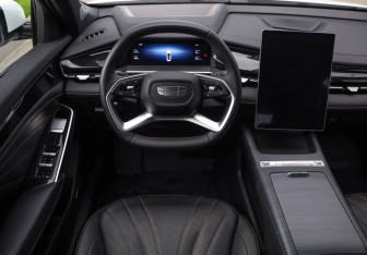 Подержанный автомобиль Geely Preface 2024 года (12 фото)