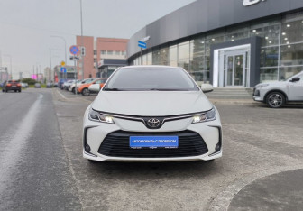 Подержанный автомобиль Toyota Corolla Sedan 2019 года (2 фото)