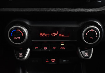 Подержанный автомобиль Kia Rio Hatchback 2019 года (15 фото)