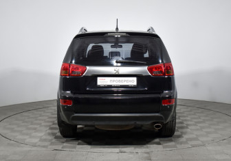 Подержанный автомобиль Peugeot 4007 2008 года (6 фото)