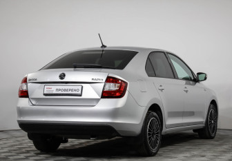 Подержанный автомобиль Skoda Rapid Liftback 2019 года (5 фото)