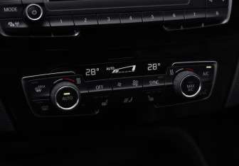 Подержанный автомобиль BMW X1 2019 года (19 фото)