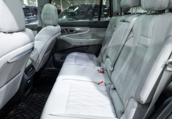 Подержанный автомобиль GAC GS8 2023 года (16 фото)
