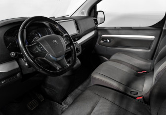 Подержанный автомобиль Peugeot Traveller 2021 года (9 фото)
