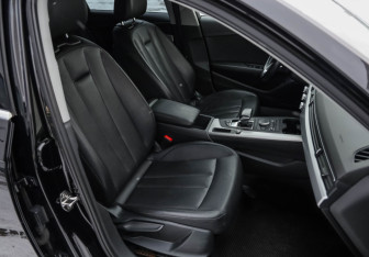 Подержанный автомобиль Audi A4 Sedan 2016 года (26 фото)