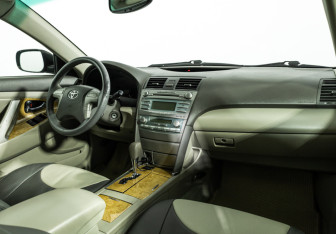 Подержанный автомобиль Toyota Camry Sedan 2006 года (9 фото)