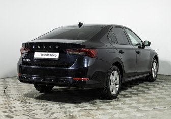 Подержанный автомобиль Skoda Octavia Liftback 2021 года (5 фото)