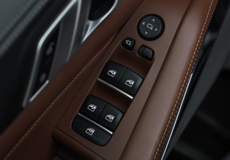 Подержанный автомобиль BMW X5 2019 года (28 фото)