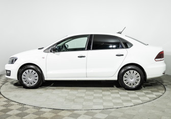 Подержанный автомобиль Volkswagen Polo Sedan 2019 года (8 фото)