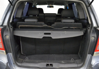Подержанный автомобиль Opel Zafira Compactvan 2011 года (16 фото)