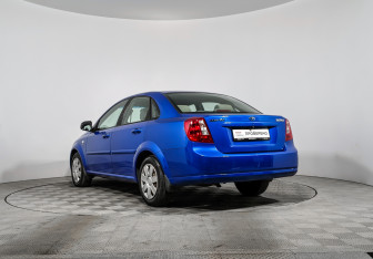 Подержанный автомобиль Daewoo Gentra Sedan 2014 года (7 фото)