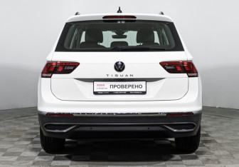 Подержанный автомобиль Volkswagen Tiguan 2021 года (6 фото)