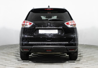 Подержанный автомобиль Nissan X-Trail 2017 года (6 фото)