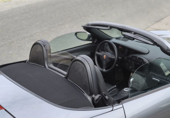 Подержанный автомобиль Porsche Boxster 2004 года (16 фото)