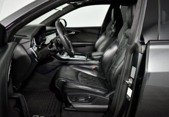 Подержанный автомобиль Audi Q8 2019 года (10 фото)