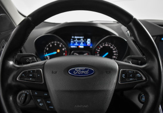 Подержанный автомобиль Ford Kuga 2018 года (19 фото)