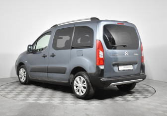 Подержанный автомобиль Citroen Berlingo 2011 года (7 фото)