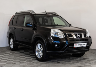 Подержанный автомобиль Nissan X-Trail 2013 года (3 фото)