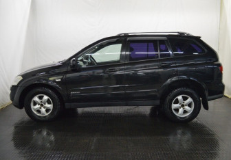 Подержанный автомобиль SsangYong Kyron 2010 года (8 фото)