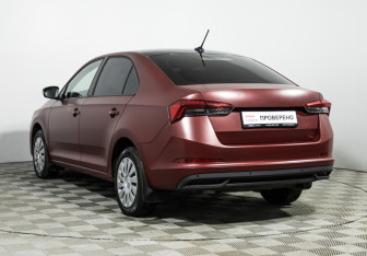 Подержанный автомобиль Skoda Rapid Liftback 2020 года (7 фото)
