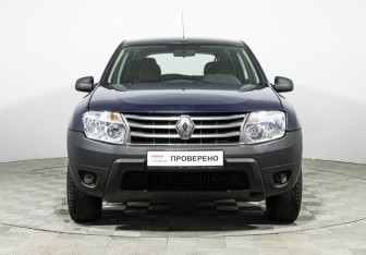 Подержанный автомобиль Renault Duster 2014 года (2 фото)