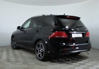 Подержанный автомобиль Mercedes-Benz GLE 2016 года (8 фото)