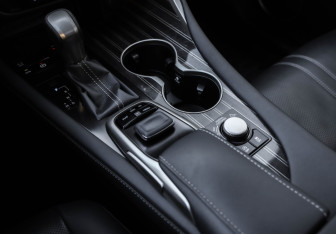 Подержанный автомобиль Lexus RX 2017 года (20 фото)