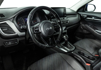 Подержанный автомобиль Kia Seltos 2020 года (11 фото)