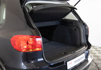 Подержанный автомобиль Volkswagen Tiguan 2015 года (21 фото)