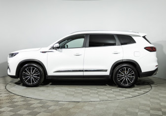 Подержанный автомобиль Chery Tiggo 8 Pro 2021 года (8 фото)