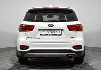 Подержанный автомобиль Kia Sorento 2019 года (6 фото)