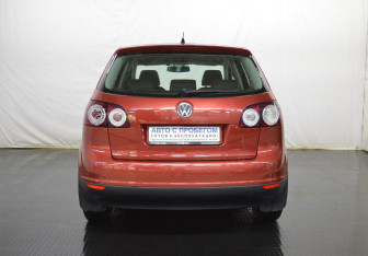 Подержанный автомобиль Volkswagen Golf Hatchback 2007 года (6 фото)