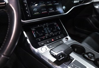 Подержанный автомобиль Audi A6 Wagon 2020 года (24 фото)