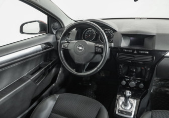 Подержанный автомобиль Opel Astra Hatchback 2007 года (9 фото)