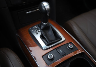 Подержанный автомобиль Infiniti QX70 2016 года (20 фото)