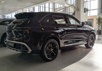 Новый Hongqi HS3 2025 (2 фото)