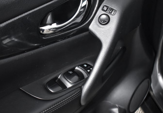Подержанный автомобиль Nissan X-Trail 2016 года (10 фото)